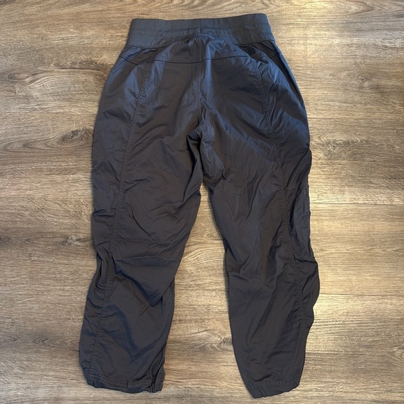 The North Face Aphrodite 2.0 Capri Pant - Women's Gray Size S - Picture 4 of 10